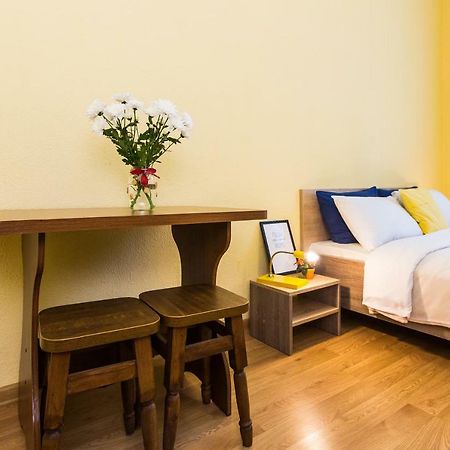 Modern 2Br Apartment In Central Lviv Eksteriør billede