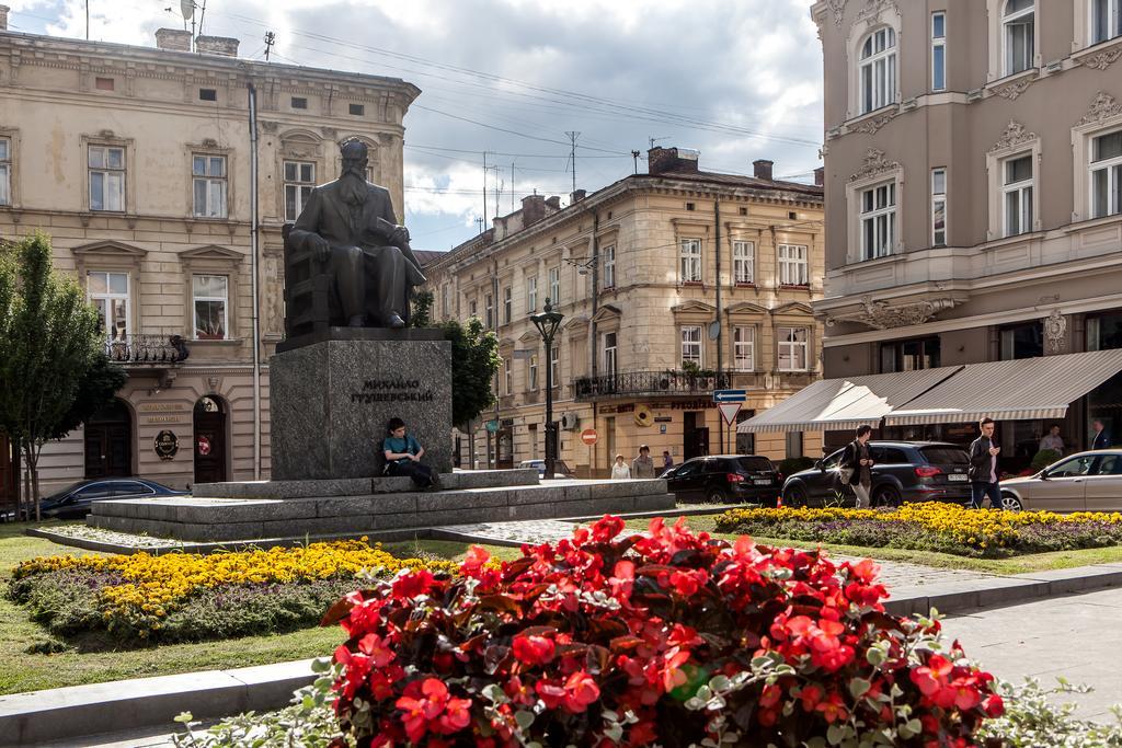 Modern 2Br Apartment In Central Lviv Eksteriør billede