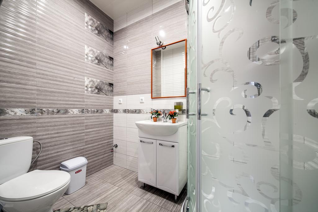 Modern 2Br Apartment In Central Lviv Eksteriør billede